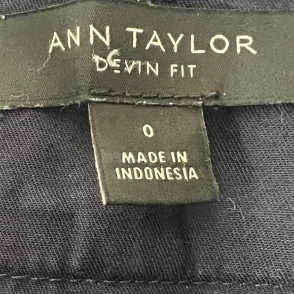 Ann Taylor Devin Fit Navy Shorts size 0 - Picture 3 of 4